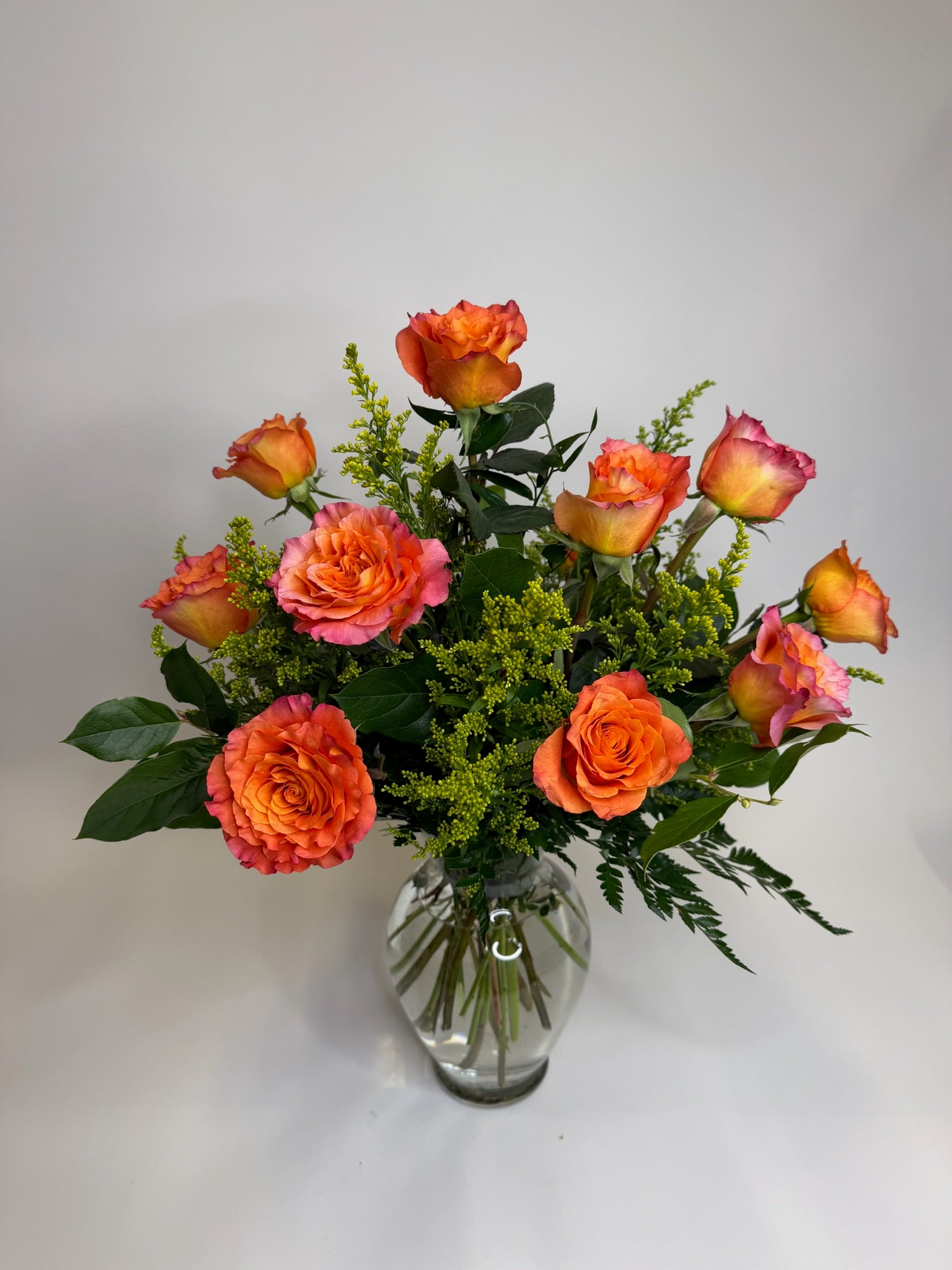 Classic Dozen Roses – Blooms Boutique